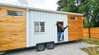 Son influencers argentinos y armaron una tiny house con sus propias manos