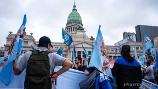 Estrategia de los gremios para voltear el decreto de Milei que limita el derecho a huelga