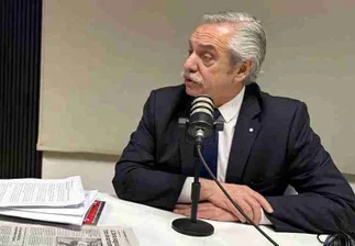 Cruce entre Alberto Fernández y Manuel Adorni por la disputa entre Techint y el Gobierno