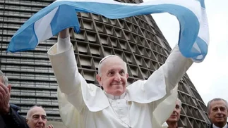 Impactante mural en el subte porteño en homenaje al Papa Francisco: en qué estación está