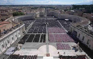 Funeral de Francisco: los diarios del mundo, la cumbre política y Milei en el Vaticano