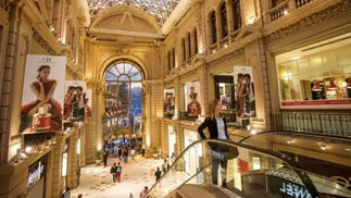 Aluvión de marcas famosas que llegan a la Argentina: ropa, zapatillas y hasta autos