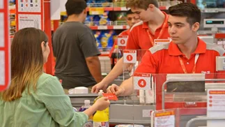 Sueldo empleados de comercio: cuánto cobrará cada categoría por abril, mayo y junio
