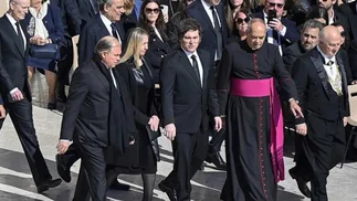 Asume el nuevo Papa León XIV: cuándo viajará Javier Milei a Roma y quién lo acompañará