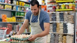 Empleados de Comercio con aumento y bono: cómo quedan las escalas salariales