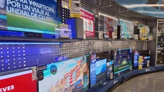 Coto liquida televisores por el Mundial: descuentos agresivos y cuotas