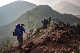 Trekking: los elementos que tenés que llevar sí o sí al visitar una montaña