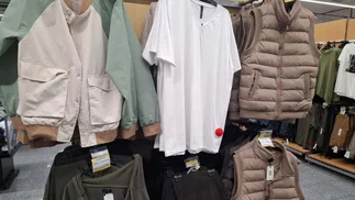 Coto liquida camperas, chalecos y remeras desde $5.500 con hasta 70% de descuento