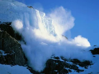 'Fue un milagro': el dramático rescate de una pareja tras una avalancha en Ushuaia
