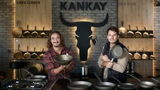 Son argentinos, le declararon la guerra al teflón en la cocina y ganan millones