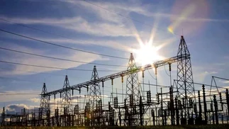 Cuánto le cuesta a las distribuidoras el robo de electricidad por los colgados de la luz