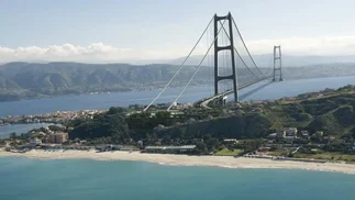 Aprobaron la construcción del puente colgante más largo del mundo: será de casi 4km