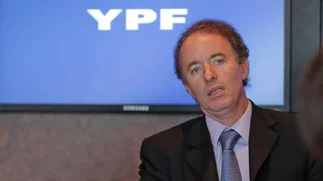Eskenazi, en vilo tras fallo que suspende entrega de acciones de YPF en juicio