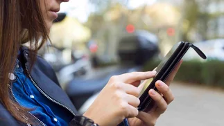 El 'rival' de Starlink para Internet en el celular: la deuda pendiente del Gobierno