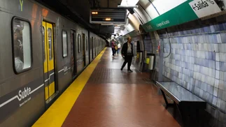 Jubilados, quiénes pueden viajar gratis en subte