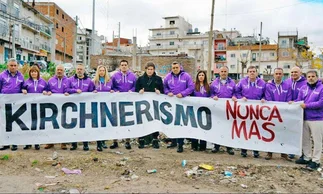 Qué pasó en el distrito donde Milei inició la campaña con el polémico cartel 'Nunca Más'