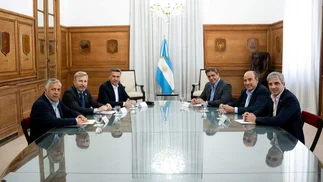 El Gobierno inauguró la mesa federal con tres gobernadores, en medio de la tensión por ATN