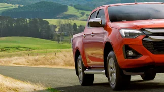 VIDEO | Cómo es la camioneta japonesa que llegó para competir con Toyota Hilux