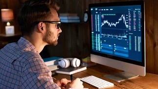 En qué puedo invertir hoy: 3 criptomonedas que suben pese a desplome de Bitcoin
