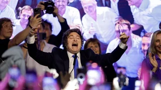 Quién anticipó el arrasador resultado de Milei en las elecciones, según encuestas previas