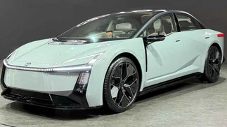 Toyota anticipó cómo será la 13° generación del auto Corolla