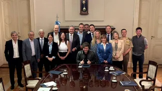 Javier Milei organizará un asado para su Gabinete en Olivos: a quiénes invitó