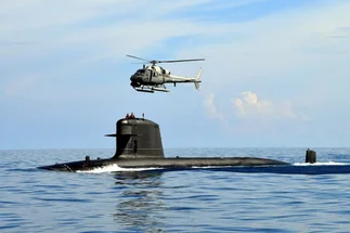 Tras compra de F-16, Gobierno evalúa submarinos con financiamiento y astillero de Brasil