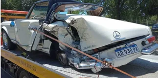 VIDEO | Así quedó un auto de colección recién restaurado que fue chocado