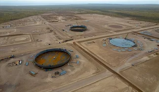 Petroleras refuerzan su apuesta por Vaca Muerta con un millonario aporte de fondos
