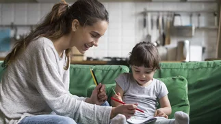 Cuánto cobran las niñeras y cuidadores de adultos en marzo 2026