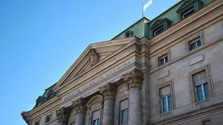 La Justicia suspendió el decreto que buscaba transformar al Banco Nación para siempre