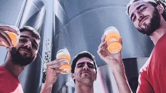 Una pyme cervecera lanza un gin artesanal para competir en el segmento premium