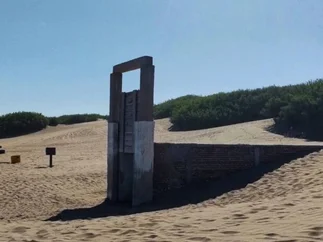 La playa secreta que pocos conocen: se accede por un túnel y queda en Argentina
