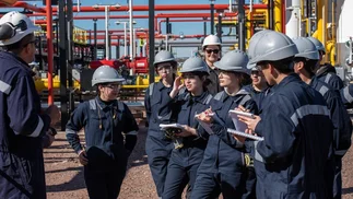 YPF lanza programas de empleo joven y busca recién graduados en ingeniería y tecnología