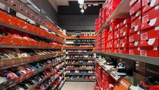 Outlets en CABA para comprar ropa y zapatillas de marca con descuento