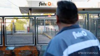 Revés para dueño de Fate: la Justicia los embargó por $3000 millones por no pagar sueldos