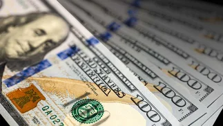 El dólar frenó su caída y rebotó tras tocar mínimos en los últimos cuatro meses