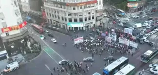 Obelisco bloqueado: protestas generan enfrentamientos con la Policía y corte de tránsito