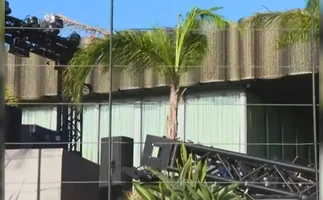 VIDEO | Parte de un boliche se desplomó en la Costanera y hay 15 heridos