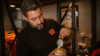 VIDEO | No sabían hacer un espresso y hoy tienen una de las mejores cafeterías del mundo