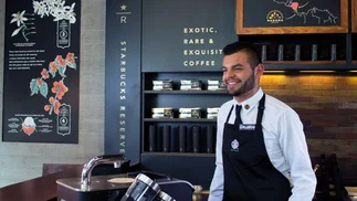 Cuánto cobra un empleado de McDonald's, Burger King y Starbucks en octubre 2026