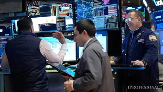 Los mercados argentinos arrancaron en alza y el riesgo país perforó los 430 puntos
