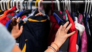 Marca argentina de ropa cierra y liquida todo tras perder clientes por importaciones