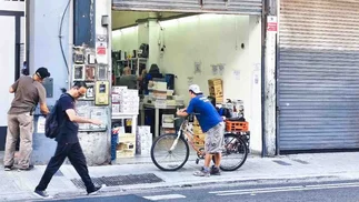Boom de mini outlets de importados en microcentro: qué productos y precios se consiguen