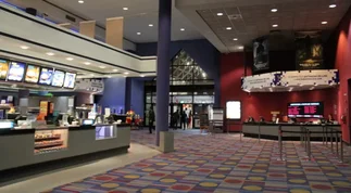 Gigante de los cines evalúa vender sus activos: ¿se va de Argentina?