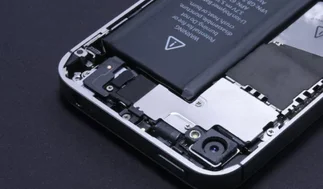 Por qué la Unión Europea impone el regreso de las baterías extraíbles en los celulares