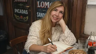 Publicó 5 libros, vendió 2.500 ejemplares y armó su propio emprendimiento editorial