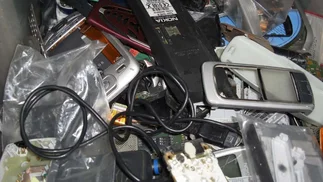 La maniobra de empresas para convertir tecnología en basura
