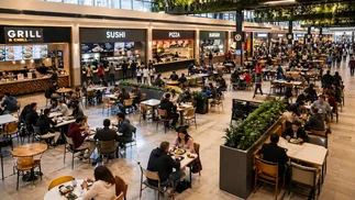 Por qué restaurantes se mudan a shoppings aunque paguen alquileres 80% más caros