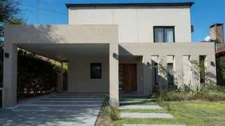 Manuel Adorni habría pagado u$s245.000 en efectivo y sin factura para remodelar su casa